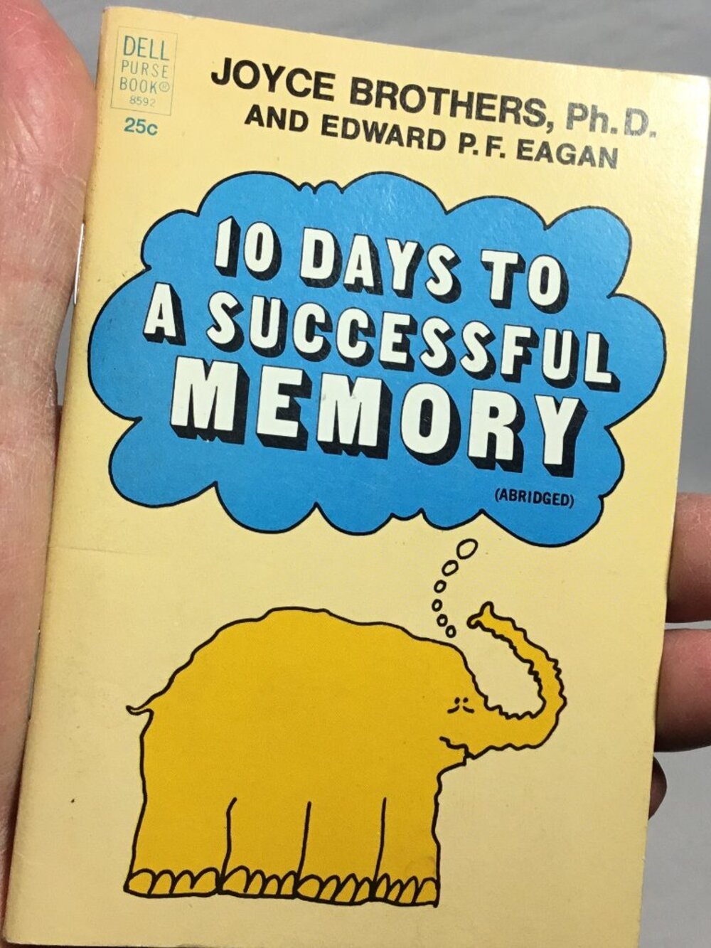 Vintage 10 Days To A Successful Memory by Joyce Brothers  Dell Purse Book #8592